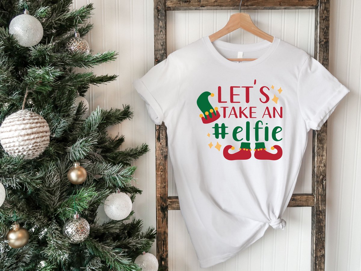 Lykke Lets Take An Elfie T-shirt| Grappige Foute kersttrui Shirt Cadeau|Mannen|Vrouwen|Leuke Elf, Rendier | Christmas Cadeau Shirt|Wit Katoen|Maat L